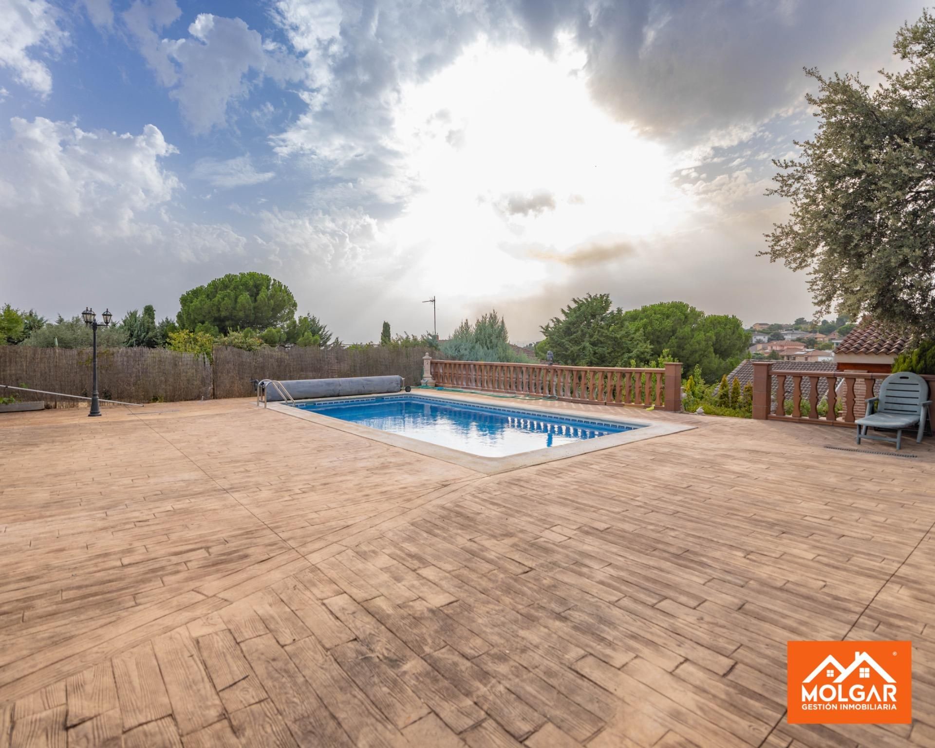 Swimming pool of House or chalet for sale in El Casar  with Heating, Private garden and Storage room