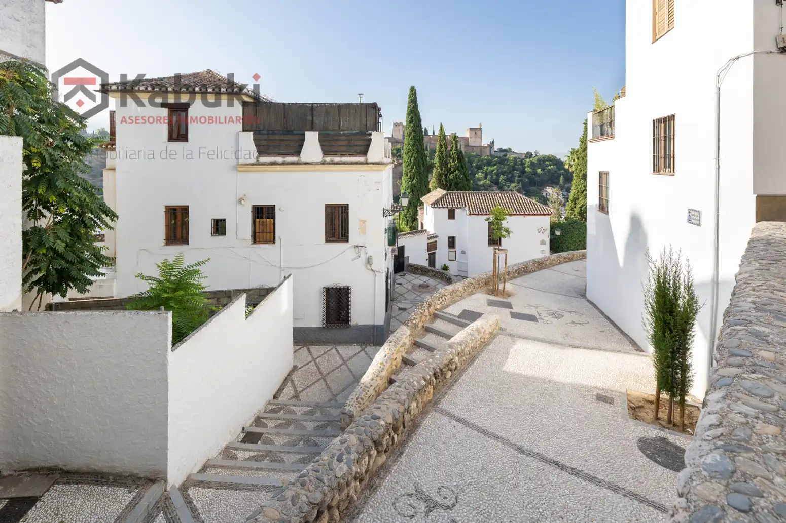 Außenansicht von Wohnung zur Miete in Granada mit Abstellraum und Möbliert