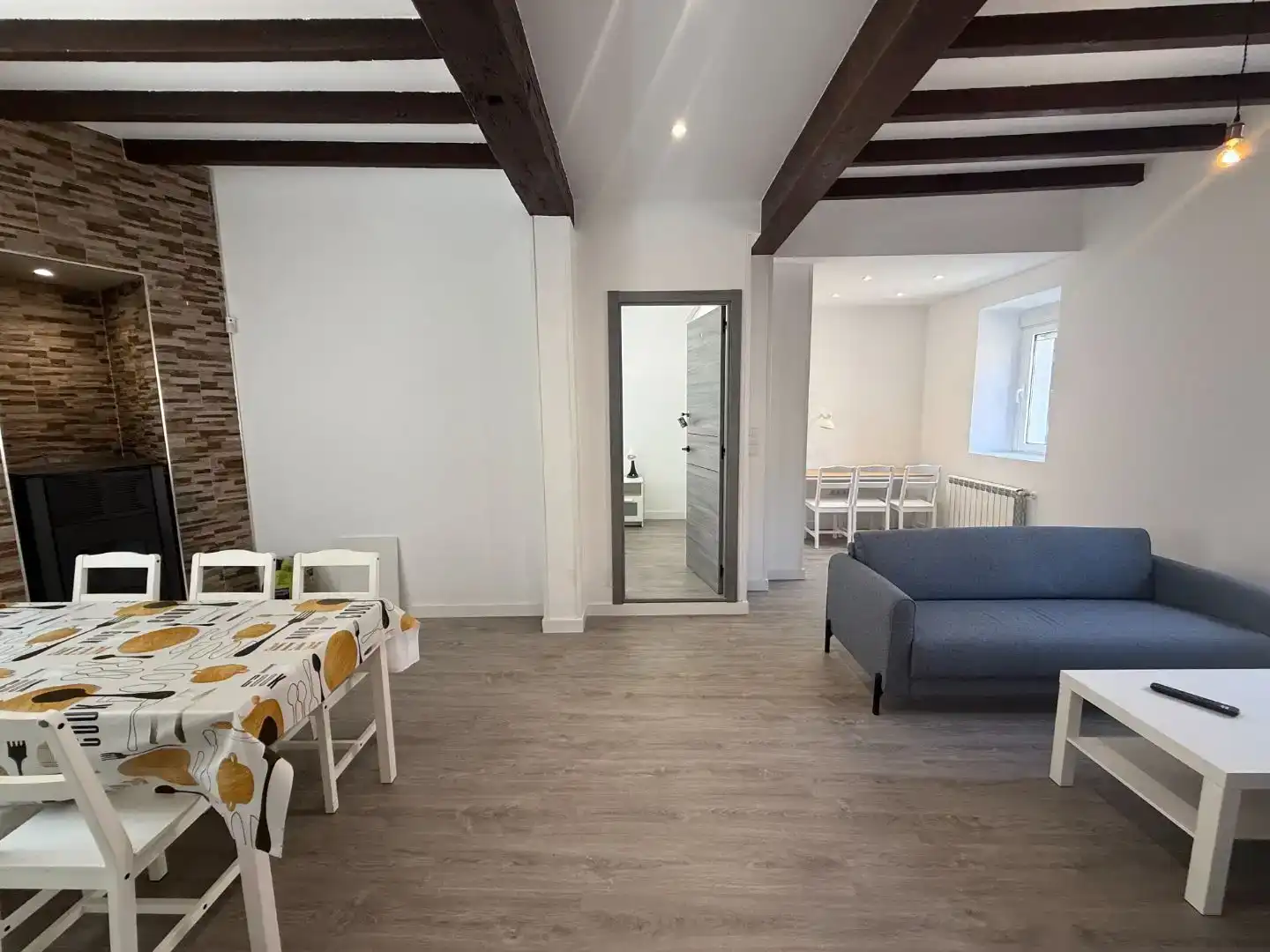 Haus oder Chalet zur Miete in Santander mit Privatgarten, Möbliert und Ofen