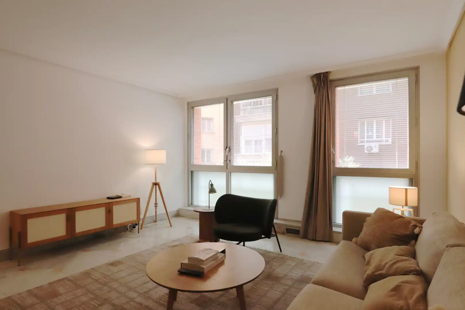 Living room of Flat for sale in Madrid  with Air Conditioner, Heating and Private garden
