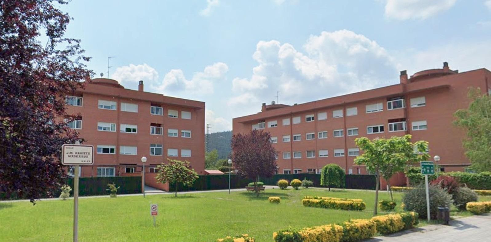 Vista exterior de Pis en venda en Güeñes amb Calefacció, Jardí privat i Terrassa