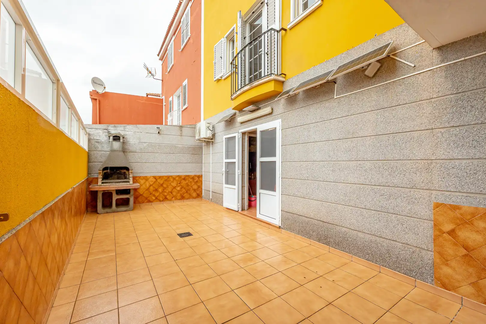 Vista exterior de Casa o chalet en venta en Las Palmas de Gran Canaria con Aire acondicionado, Terraza y Trastero