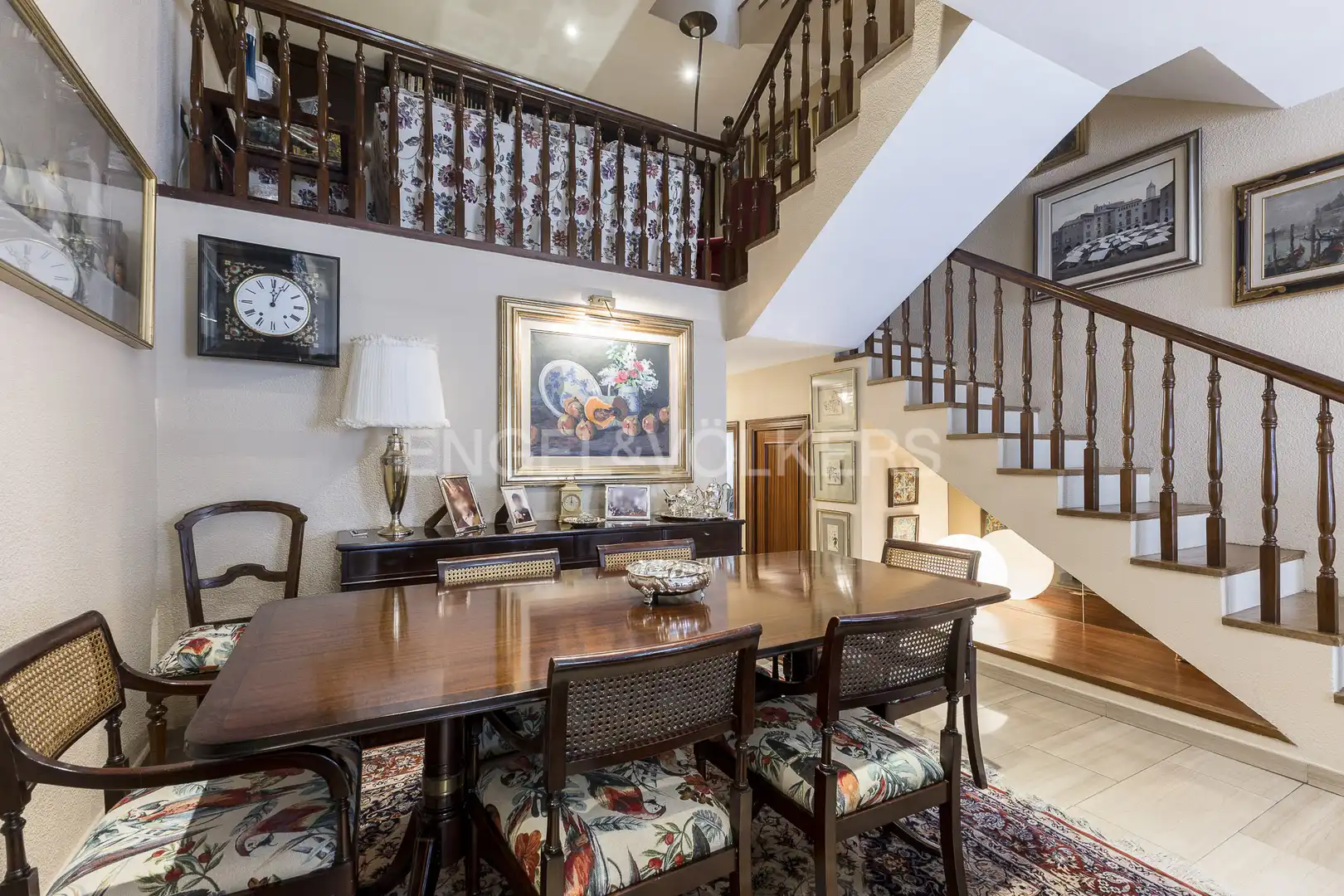 Esszimmer von Einfamilien-Reihenhaus zum Verkauf in Barcelona mit Heizung, Privatgarten und Parkett