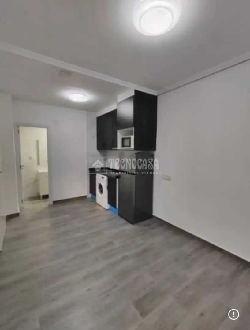 Kitchen of Buildings for sale in Madrid
