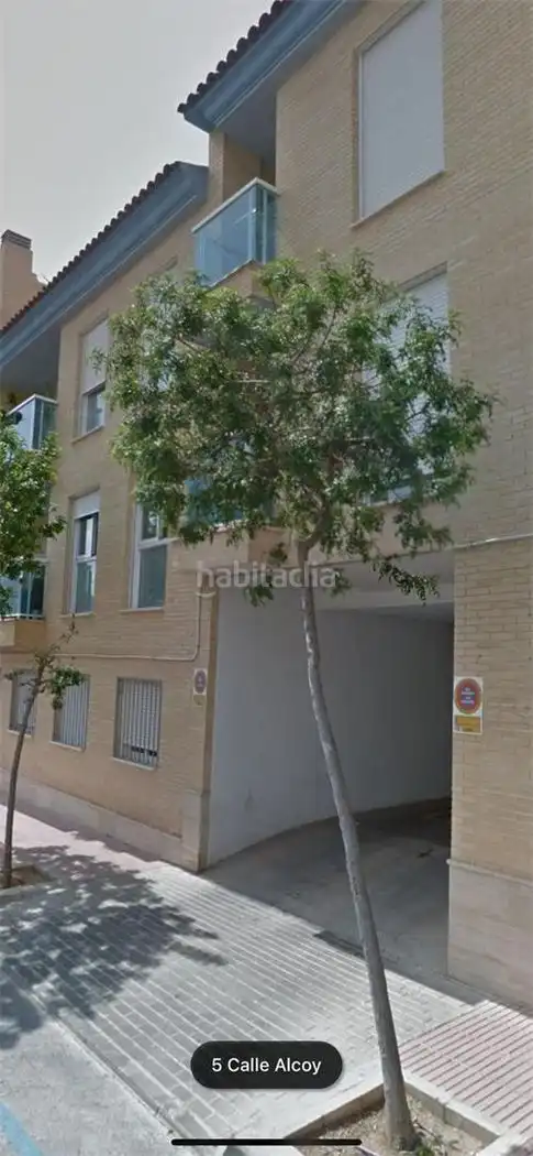 Individual de lloguer a Carrer Alcoy 1
