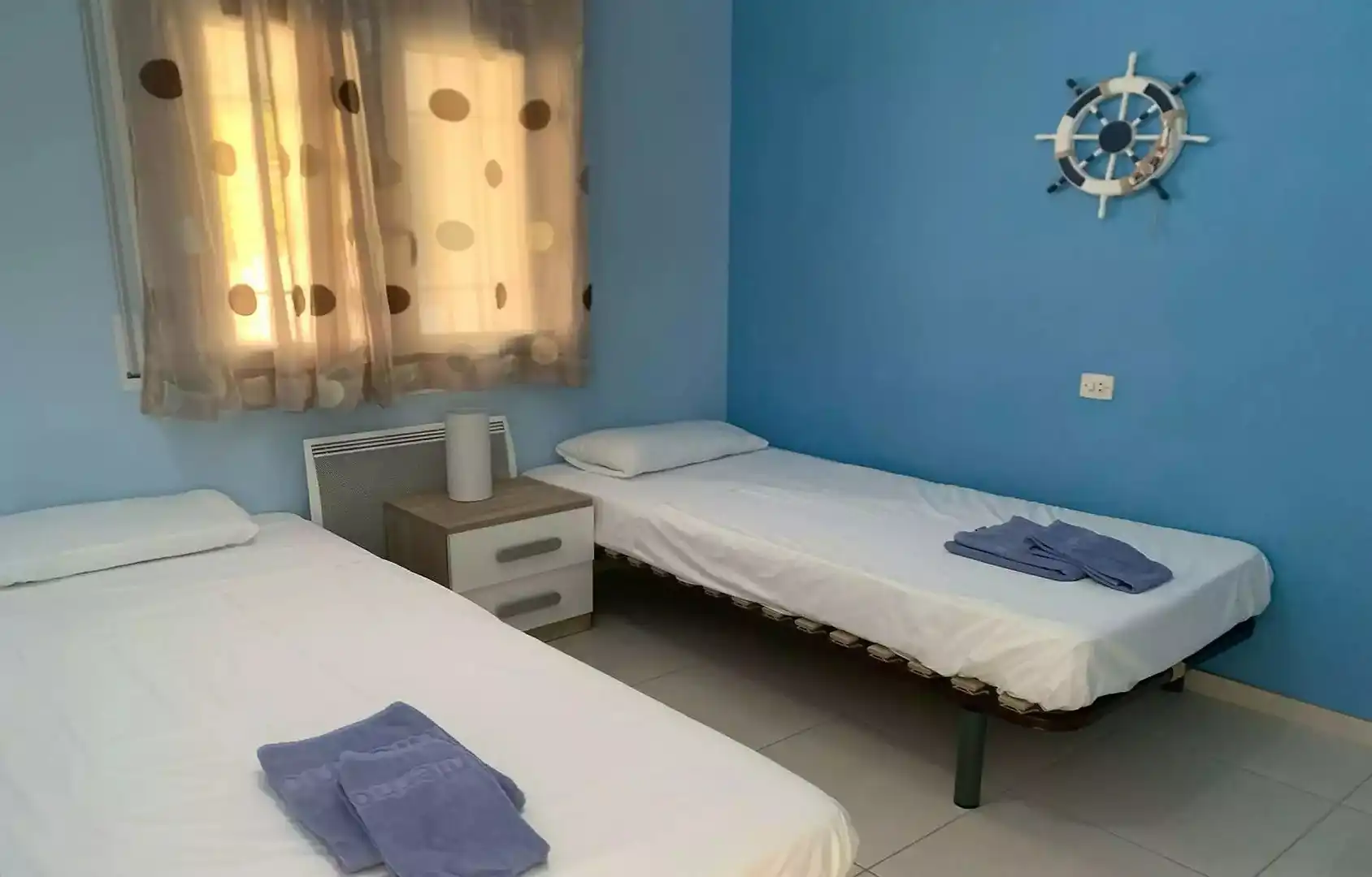 Schlafzimmer von Wohnung zum Verkauf in Roses mit Klimaanlage, Heizung und Terrasse