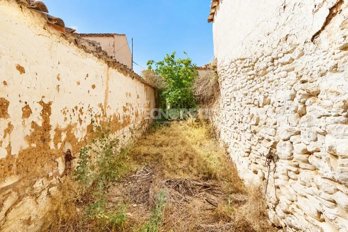 Casa adosada en venta en Los Yébenes con Jardín privado