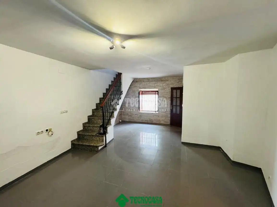 Single-family semi-detached for sale in Montoro  with Air Conditioner and Heating