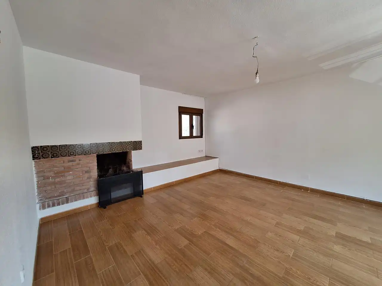 Sala d'estar de Casa adosada en venda en Quijorna amb Calefacció, Terrassa i Piscina comunitària