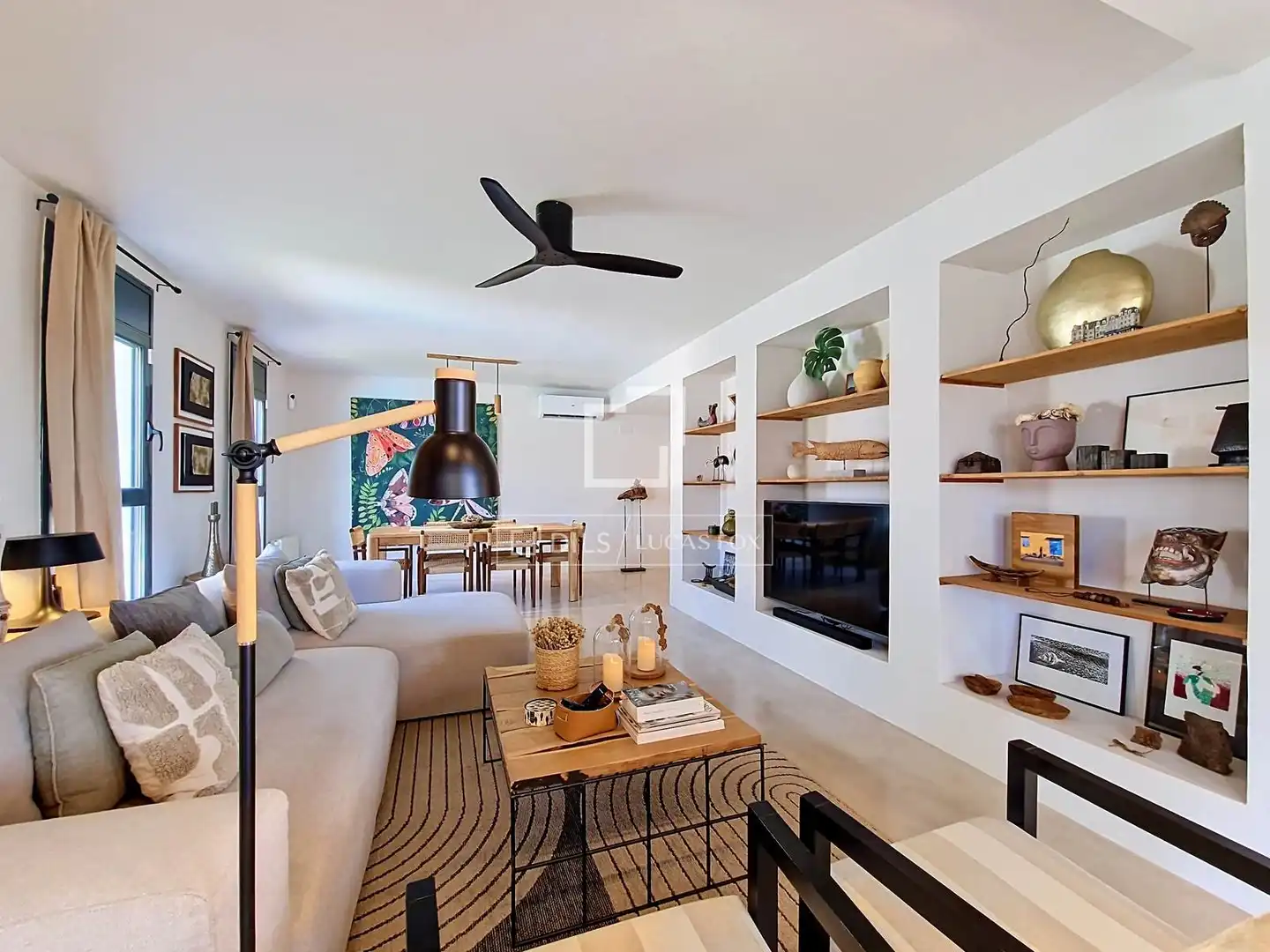 Sala d'estar de Casa o xalet en venda en Calafell amb Aire condicionat, Calefacció i Jardí privat