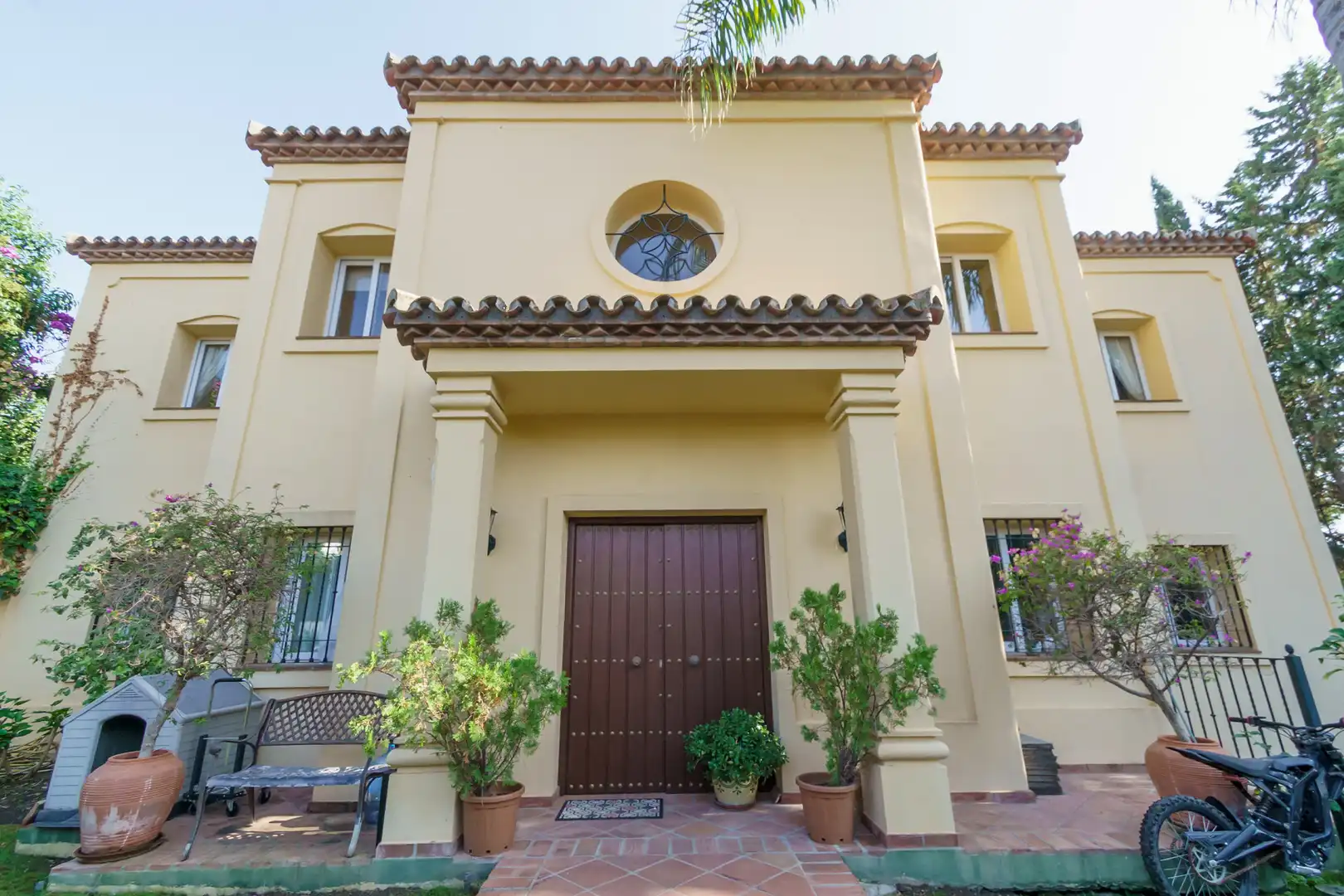 Vista exterior de Casa o chalet en venta en Marbella con Aire acondicionado, Jardín privado y Terraza