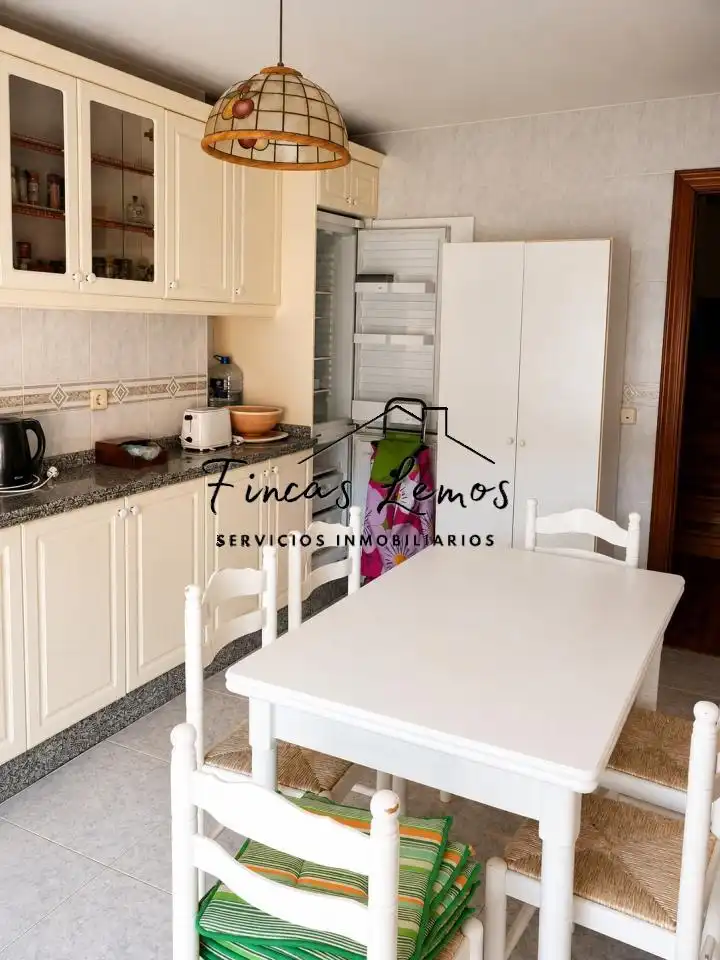 Kitchen of Flat for sale in Vimianzo  with Heating, Parquet flooring and Furnished