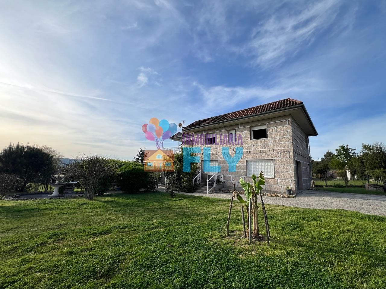 Vista exterior de Casa o xalet en venda en Ourense Capital  amb Calefacció, Jardí privat i Terrassa