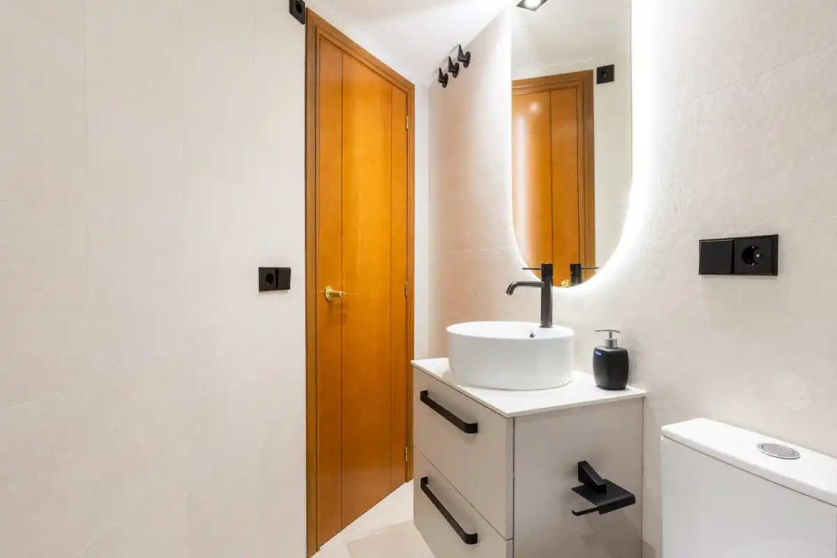 Baño de Ático de alquiler en Valencia con Aire acondicionado, Calefacción y Amueblado