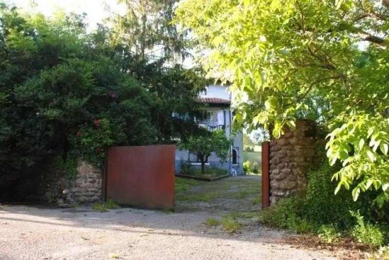 Vista exterior de Casa o xalet en venda en Riotuerto amb Calefacció i Jardí privat