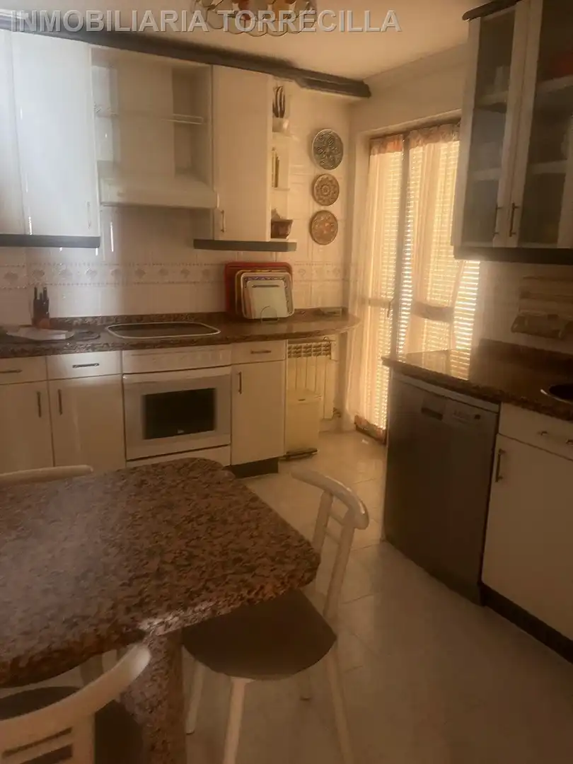 Küche von Wohnung zur Miete in Valladolid mit Parkett, Möbliert und Balkon