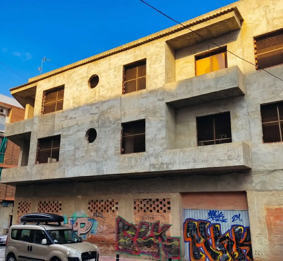 Vista exterior de Edifici en venda en Torrevieja