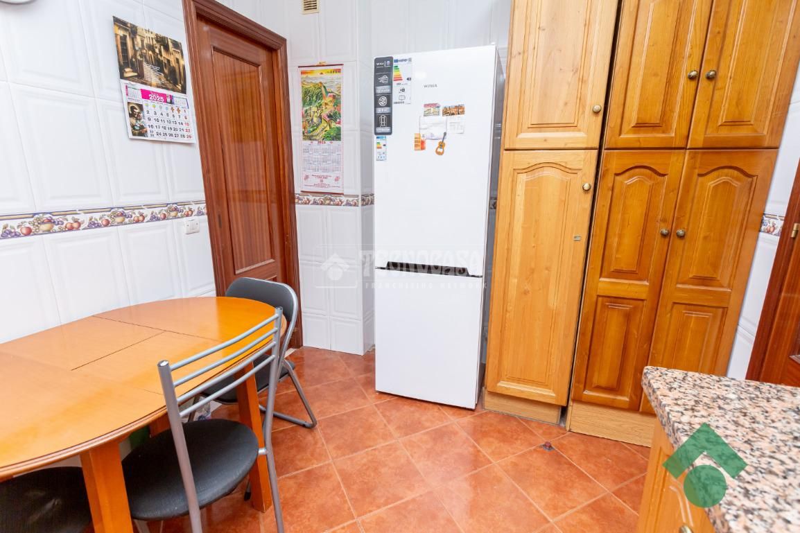 Cuina de Pis en venda en Algeciras amb Terrassa, Traster i Balcó