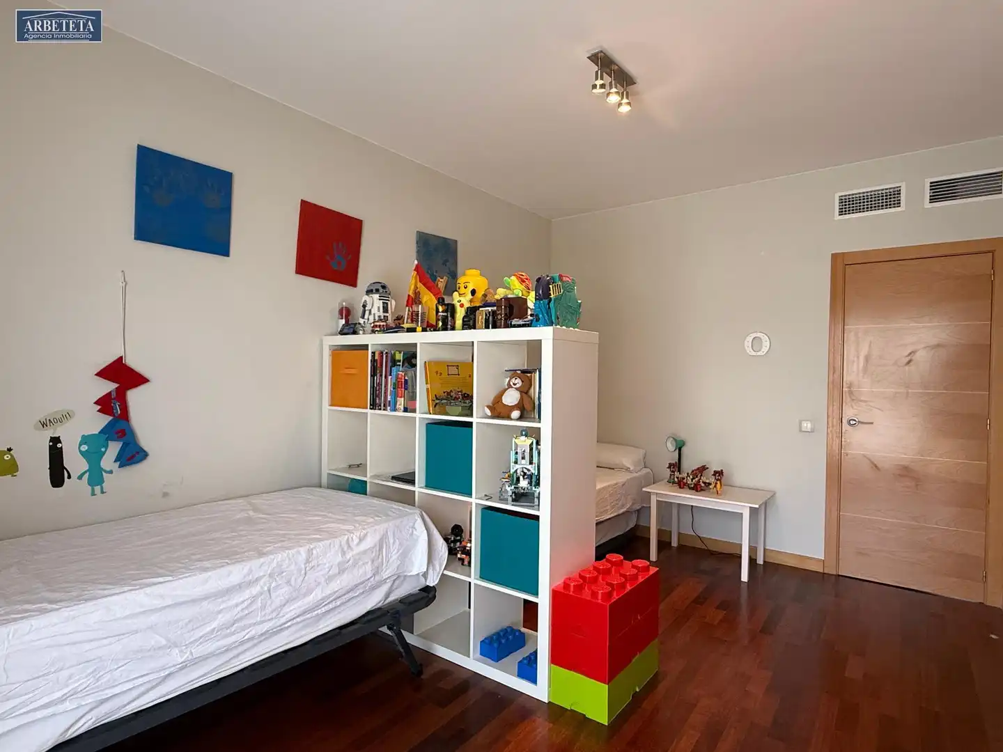 Habitación de Casa adosada en venta en Yebes con Aire acondicionado, Calefacción y Terraza