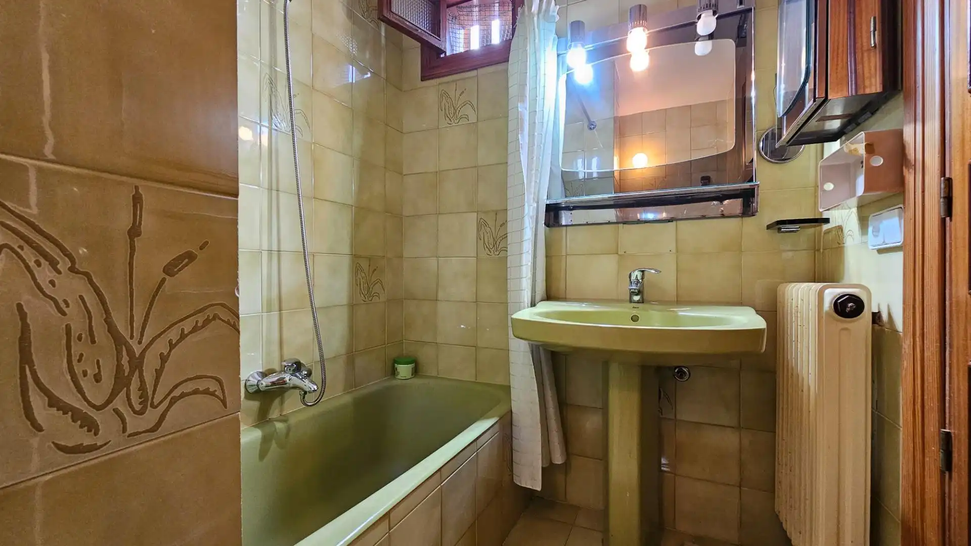 Baño de Piso en venta en  Palma de Mallorca con Aire acondicionado, Calefacción y Terraza