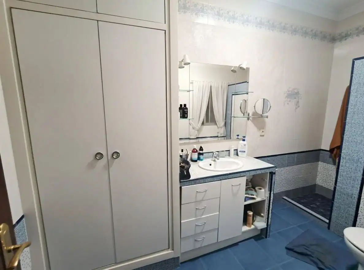 Baño de Casa adosada en venta en Benacazón con Aire acondicionado y Amueblado