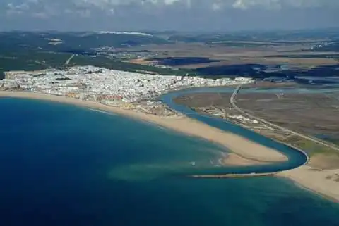 Vista exterior de Casa o xalet en venda en Chiclana de la Frontera