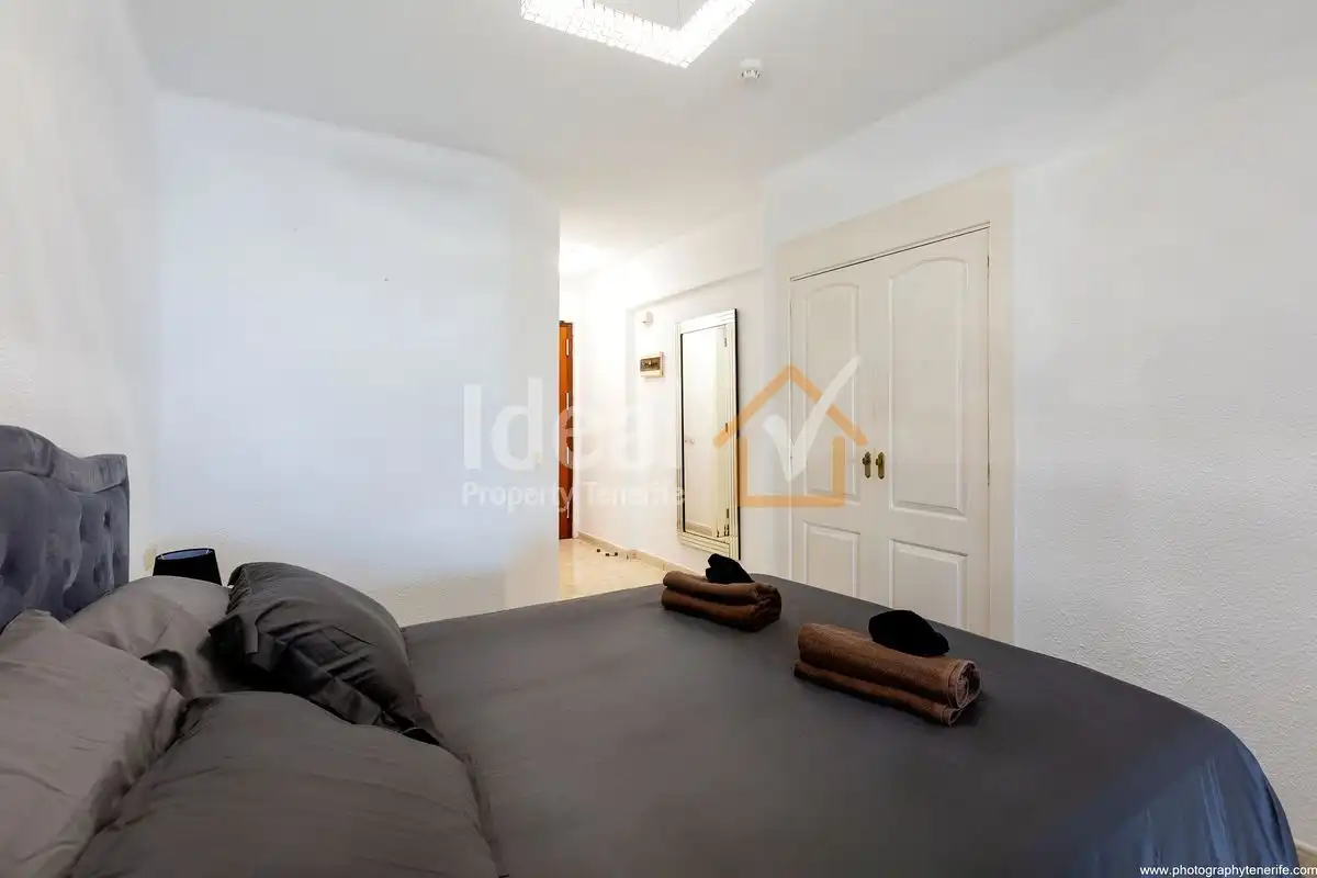 Habitación de Estudio en venta en Adeje con Aire acondicionado, Terraza y Amueblado