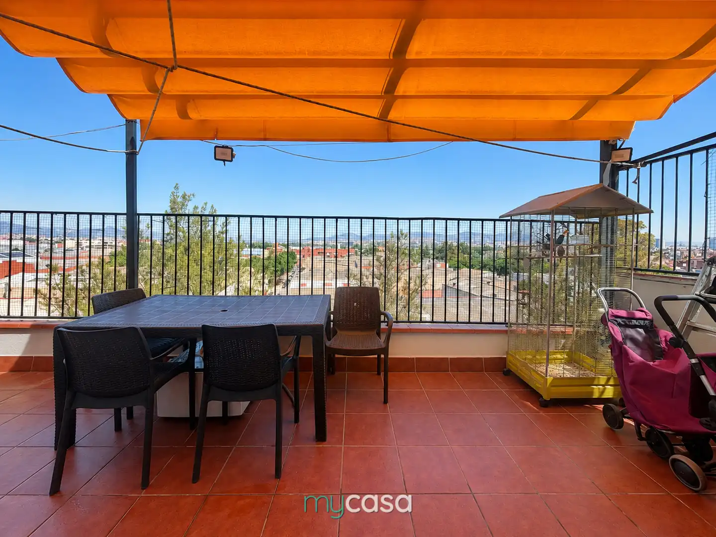 Terraza de Piso en venta en El Prat de Llobregat con Aire acondicionado, Calefacción y Parquet