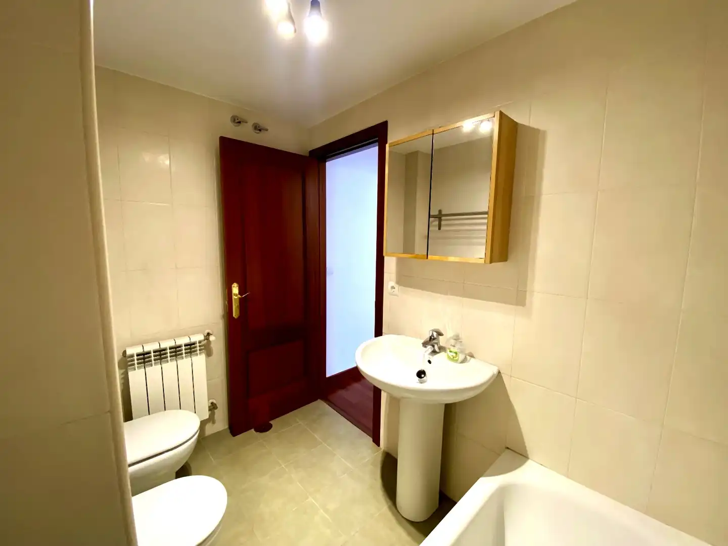 Baño de Piso en venta en Torrelavega  con Parquet, Trastero y Amueblado
