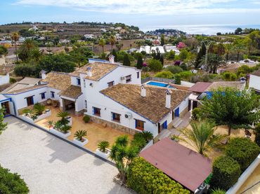 Casa rústica amb piscina en venda a Benissa pueblo
