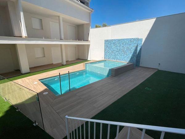 Piscina de Pis de lloguer en Alcázar de San Juan amb Terrassa, Moblat i Forn