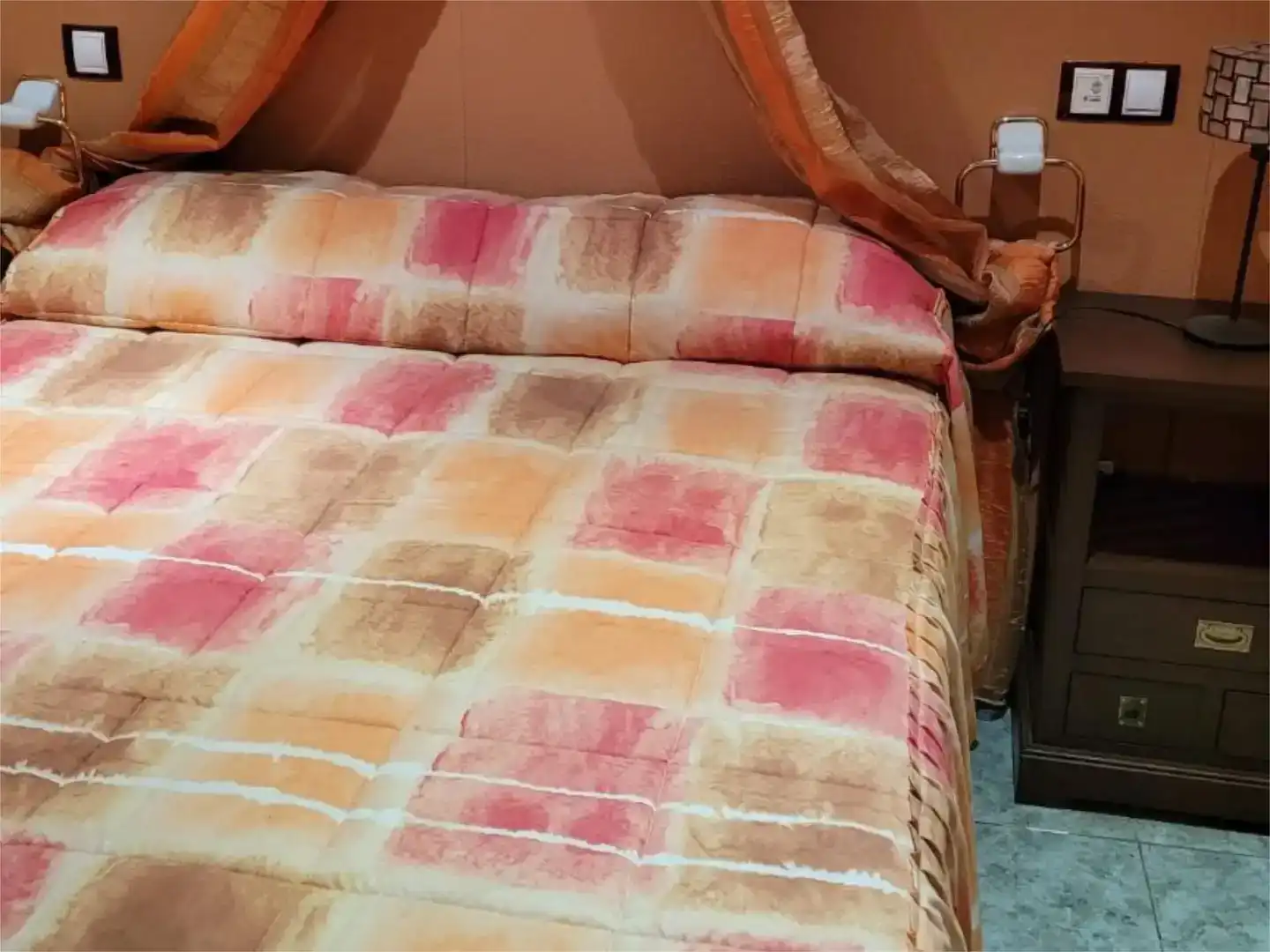 Schlafzimmer von Fabrikhallen zum Verkauf in Vicién