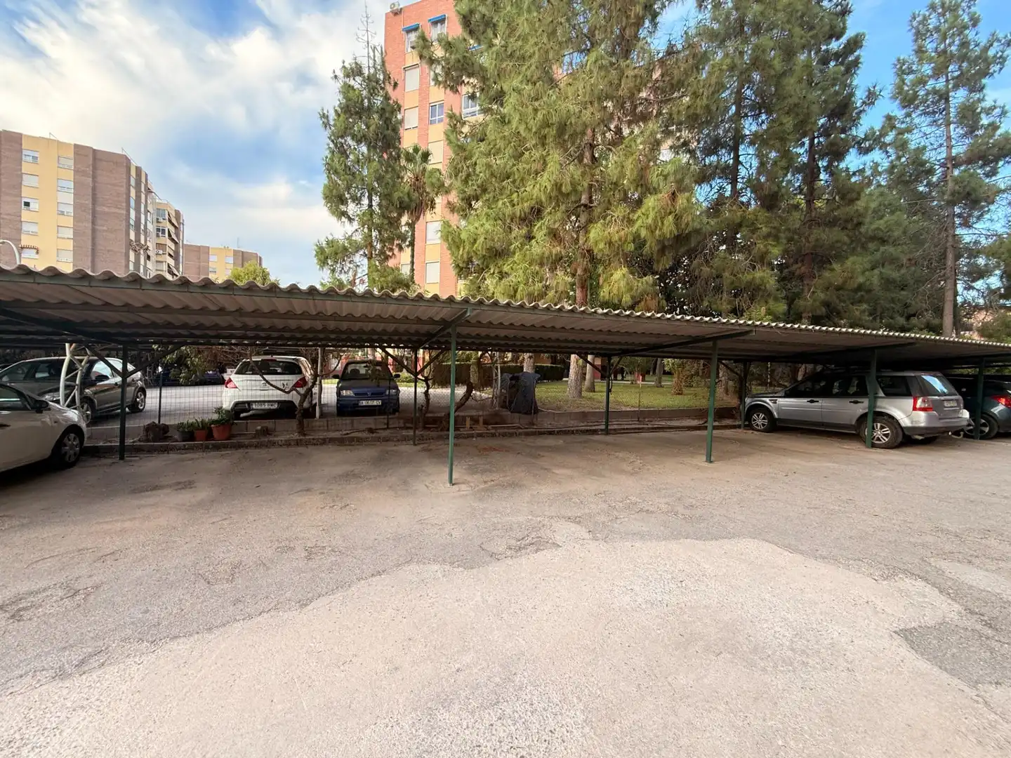 Aparcament de Pis en venda en Alicante / Alacant amb Aire condicionat, Calefacció i Jardí privat
