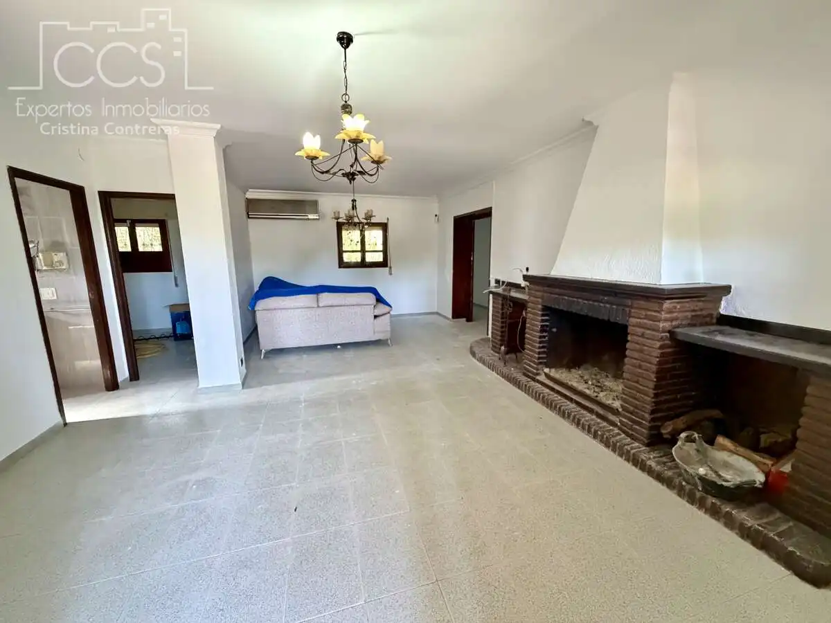 Sala d'estar de Casa o xalet en venda en Mairena del Alcor amb Aire condicionat, Traster i Piscina