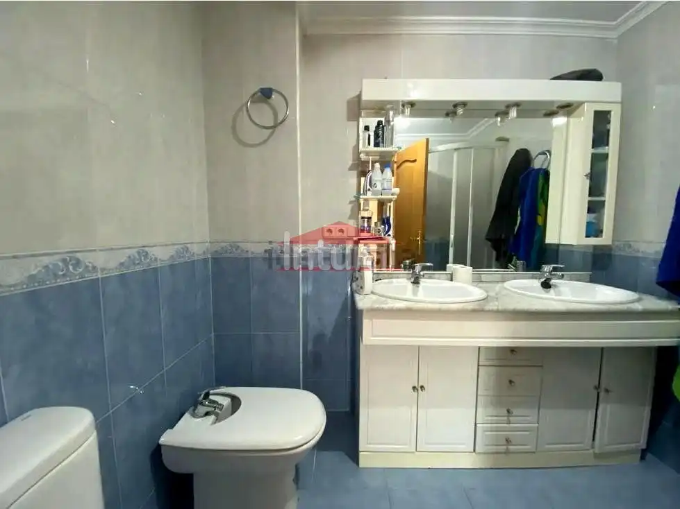 Baño de Piso en venta en Albacete con Calefacción, Terraza y Trastero