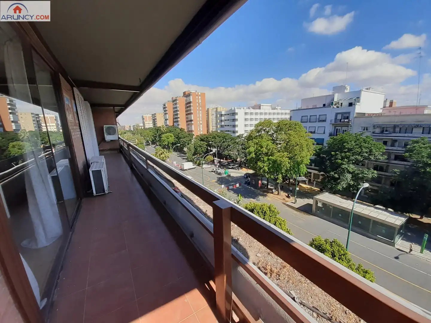 Außenansicht von Wohnung zur Miete in Sevilla mit Klimaanlage, Privatgarten und Parkett