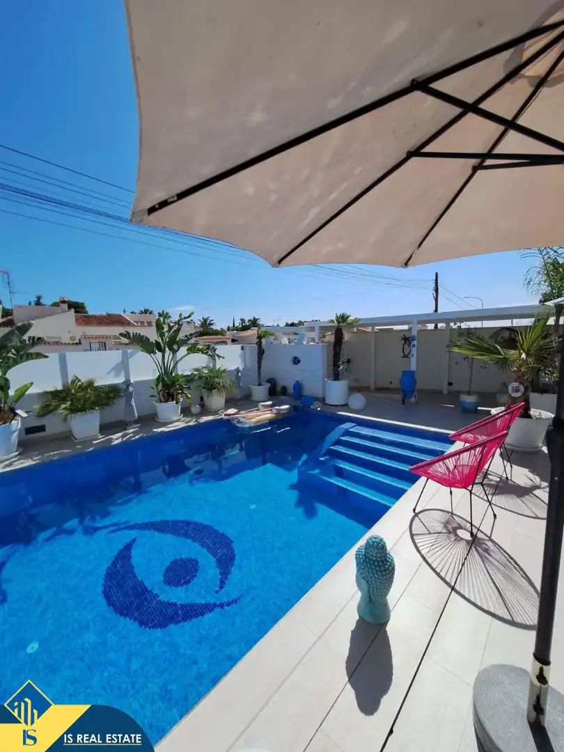 Villa avec piscine à vendre à Zona Carrefour - Urbanizaciones, imagen 8