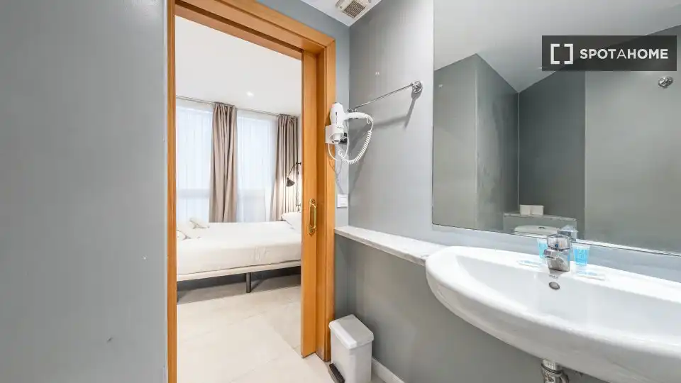 Flat with terrace to rent in Ciutat Vella, imagen 14