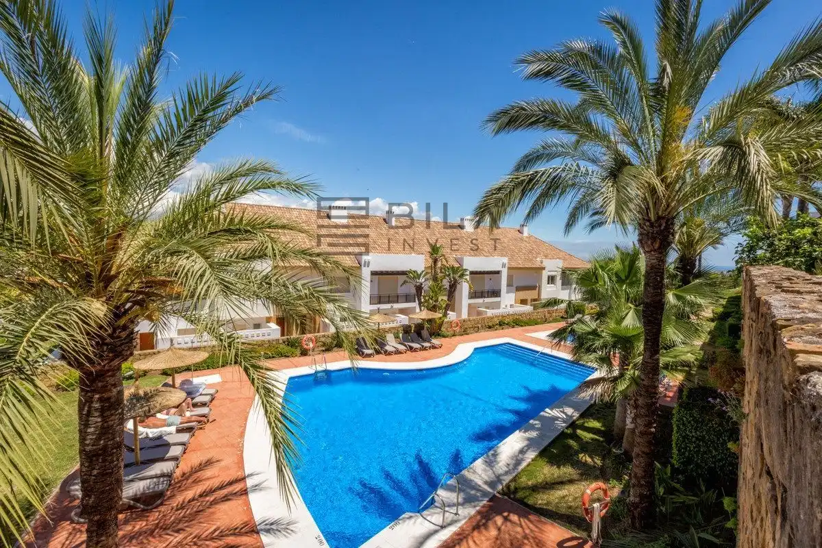 Adosado con piscina en venta en Urb. La Cala Golf