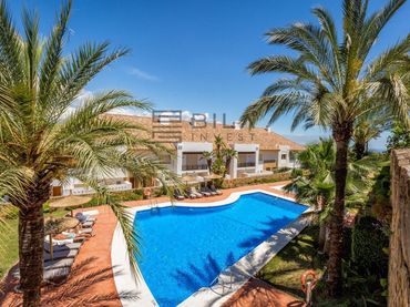Maison mitoyenne avec piscine à vendre à Urb. La Cala Golf
