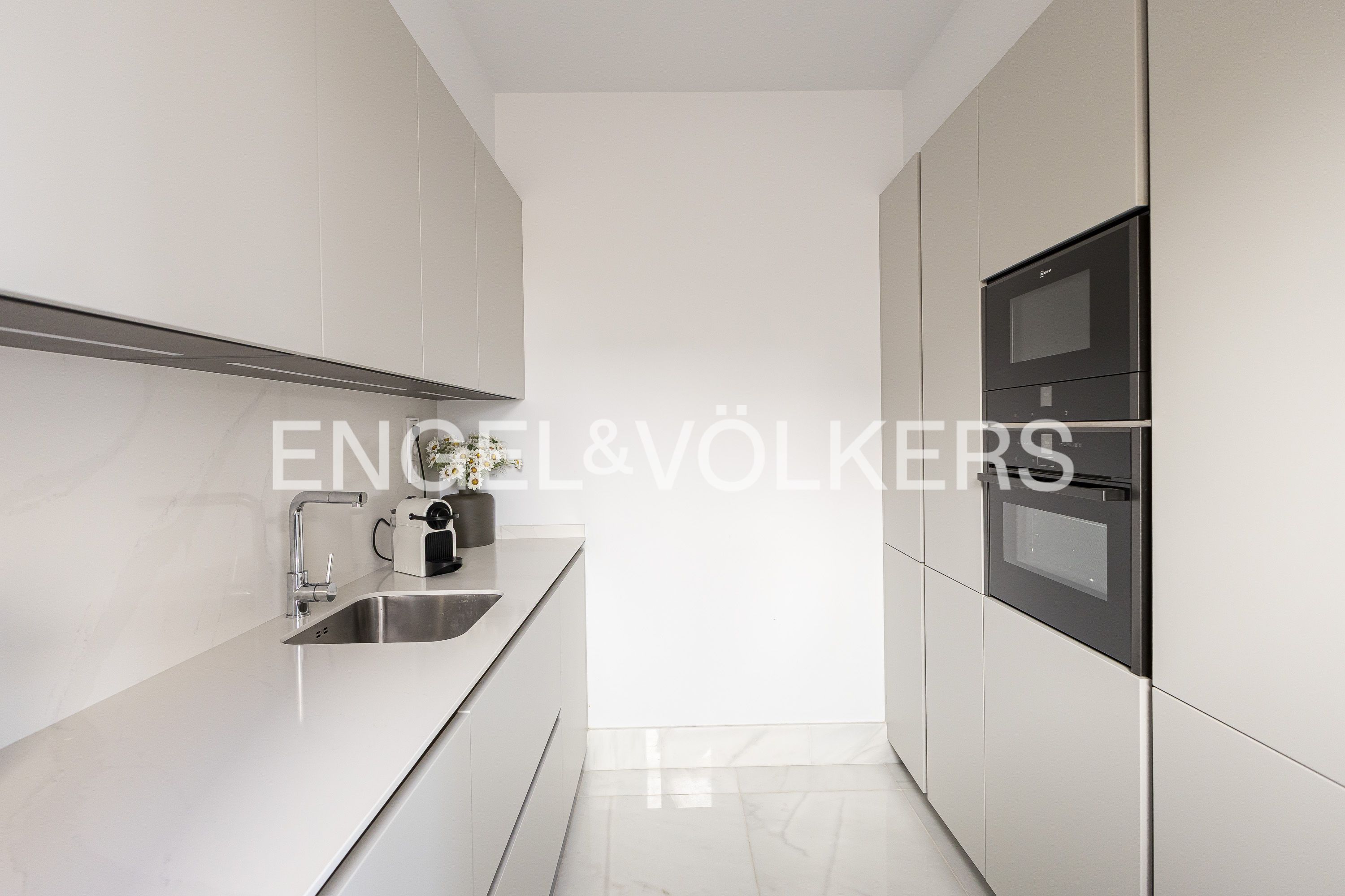 Kitchen of Attic for sale in  Madrid Capital  with Air Conditioner, Heating and Terrace