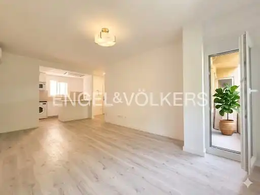 Comedor de Piso en venta en Barcelona con Aire acondicionado, Calefacción y Balcón