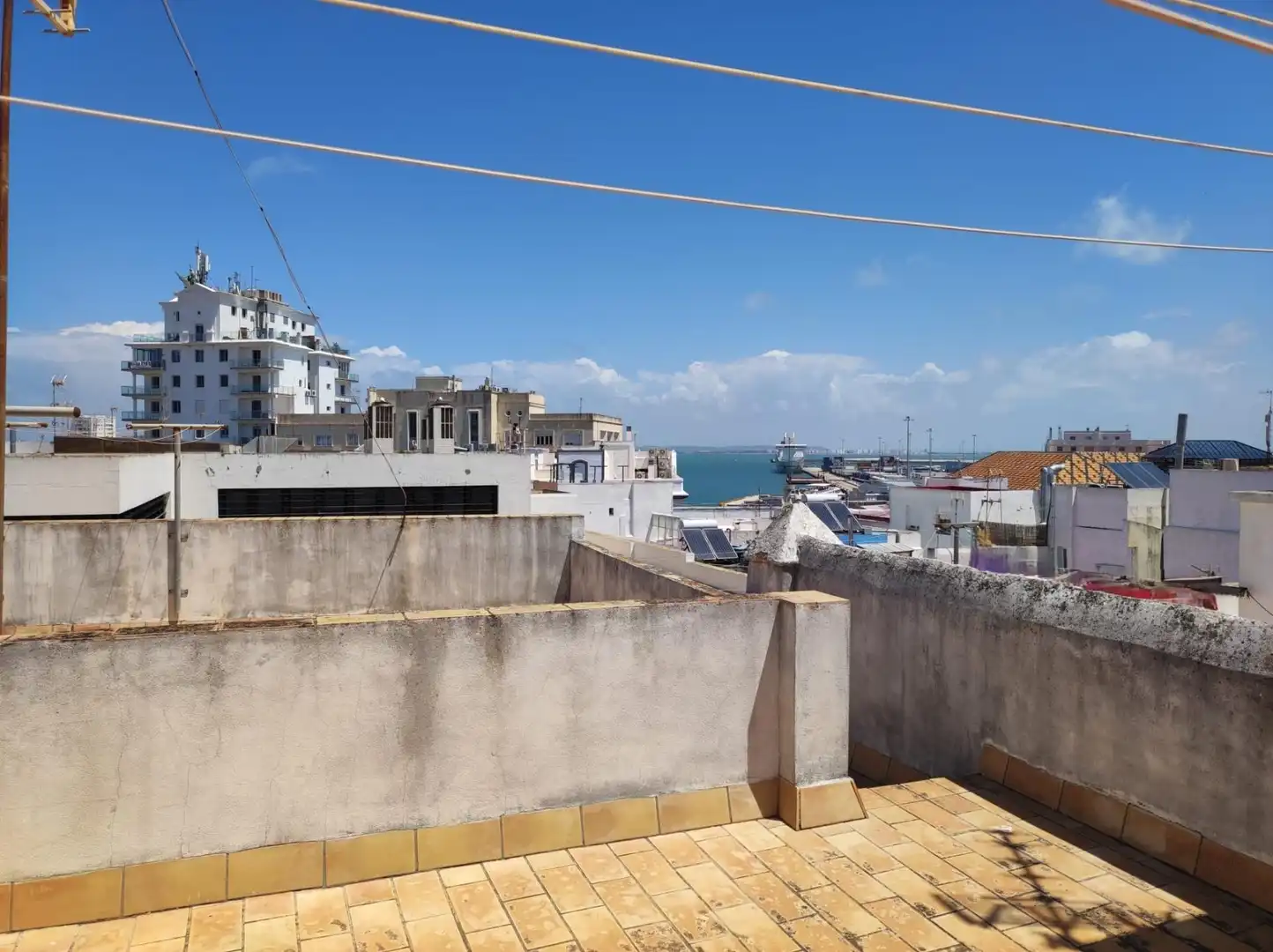 Vista exterior de Piso en venta en Cádiz