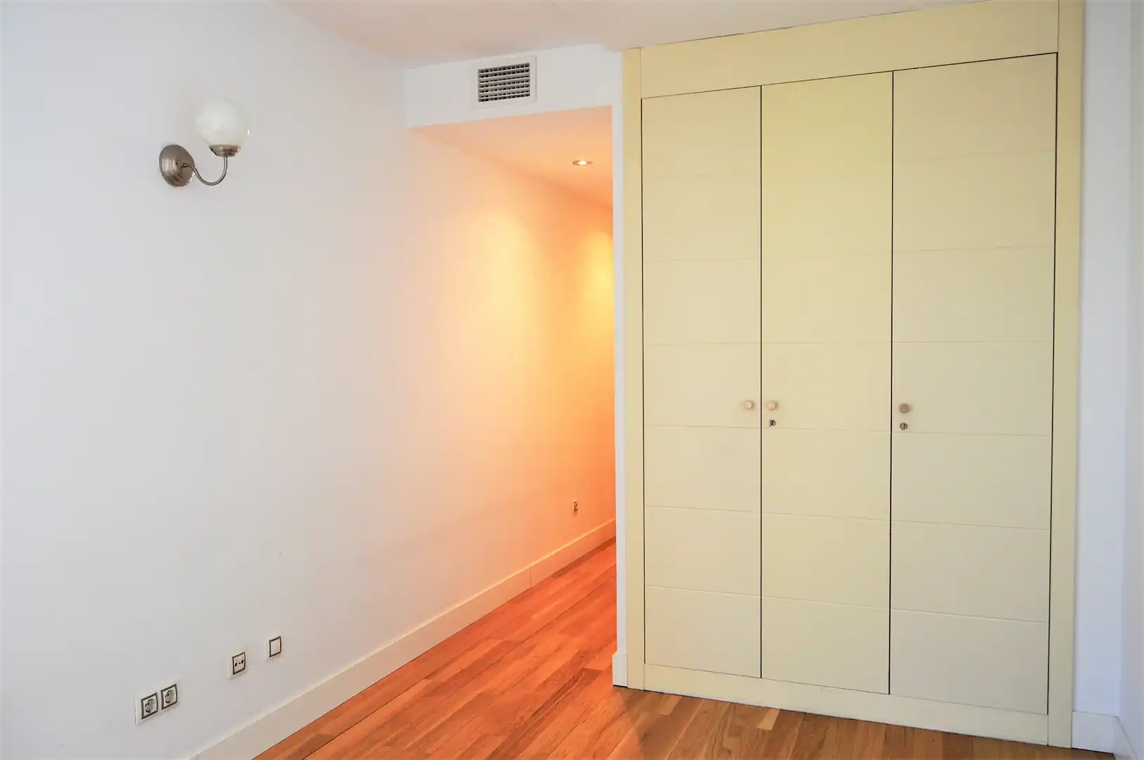 Schlafzimmer von Wohnung zur Miete in Madrid mit Klimaanlage, Heizung und Parkett