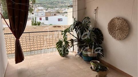 Foto 2 de Casa adosada en venta en Castillo de Locubín, Jaén