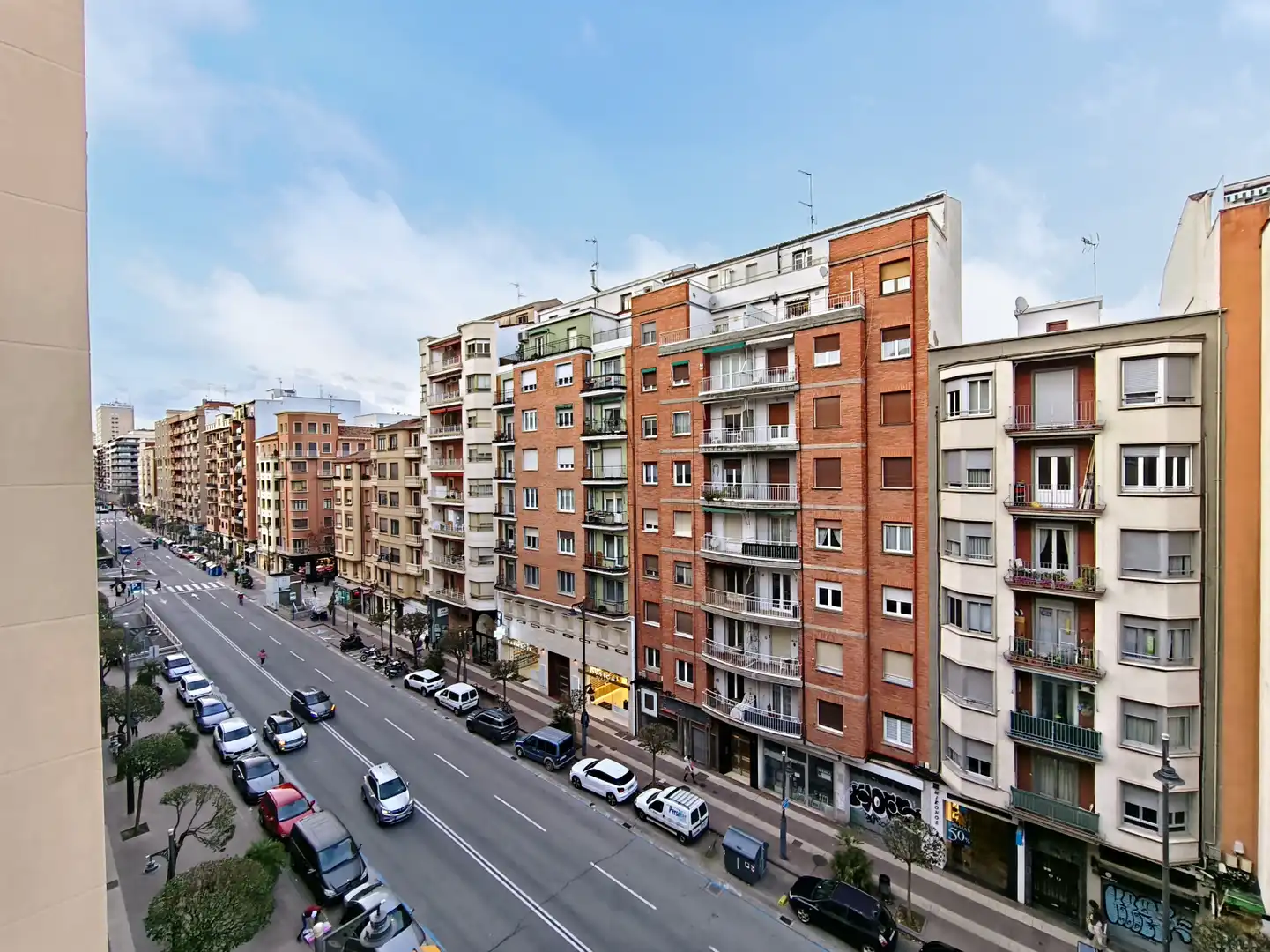 Vista exterior de Piso en venta en  Logroño con Calefacción, Parquet y Amueblado