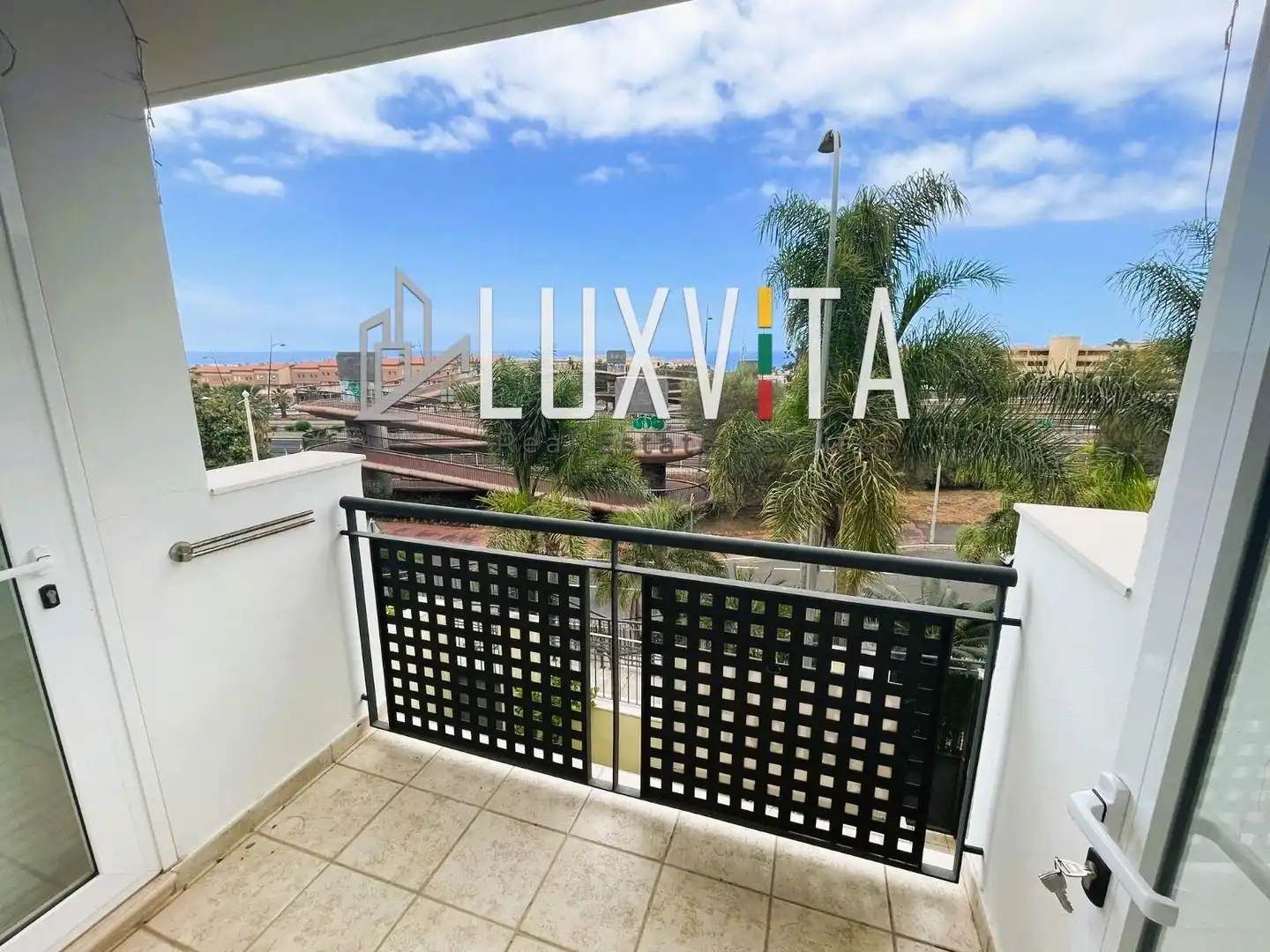 Vista exterior de Casa adosada en venta en Adeje con Aire acondicionado, Jardín privado y Terraza