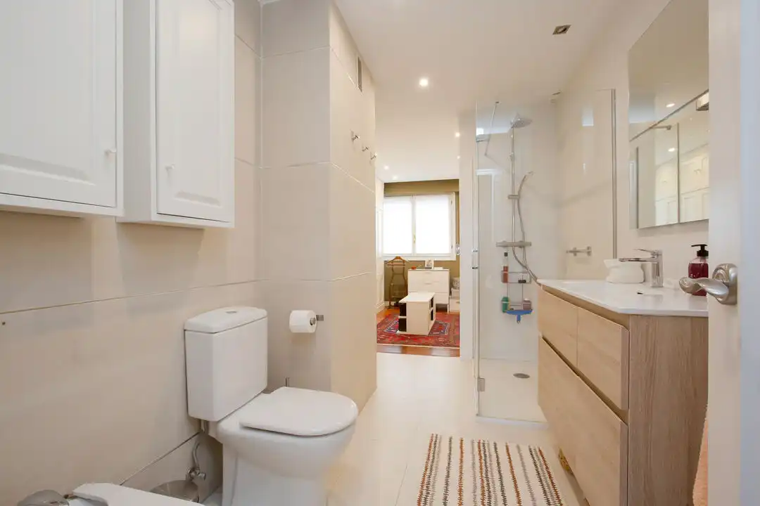 Baño de Piso en venta en Getxo  con Calefacción, Trastero y Amueblado