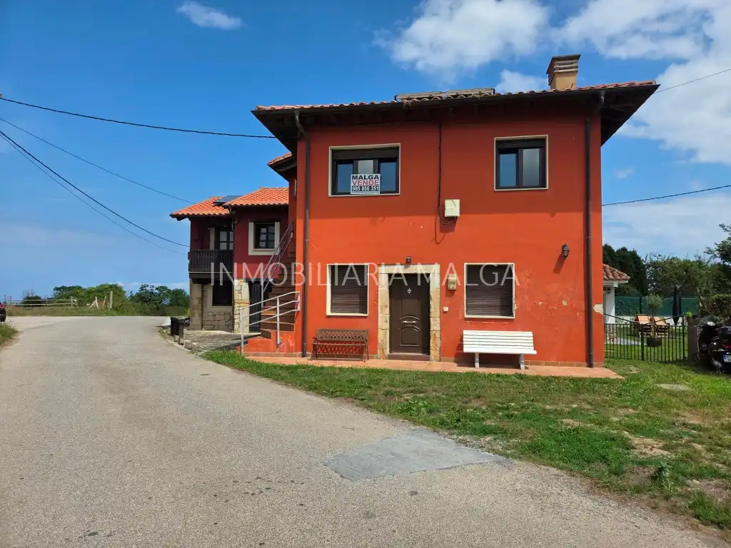 Vista exterior de Casa o xalet en venda en Colunga amb Calefacció i Parquet