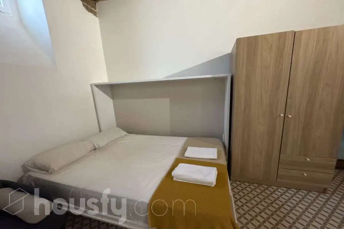 Habitación de Estudio de alquiler en Madrid con Amueblado